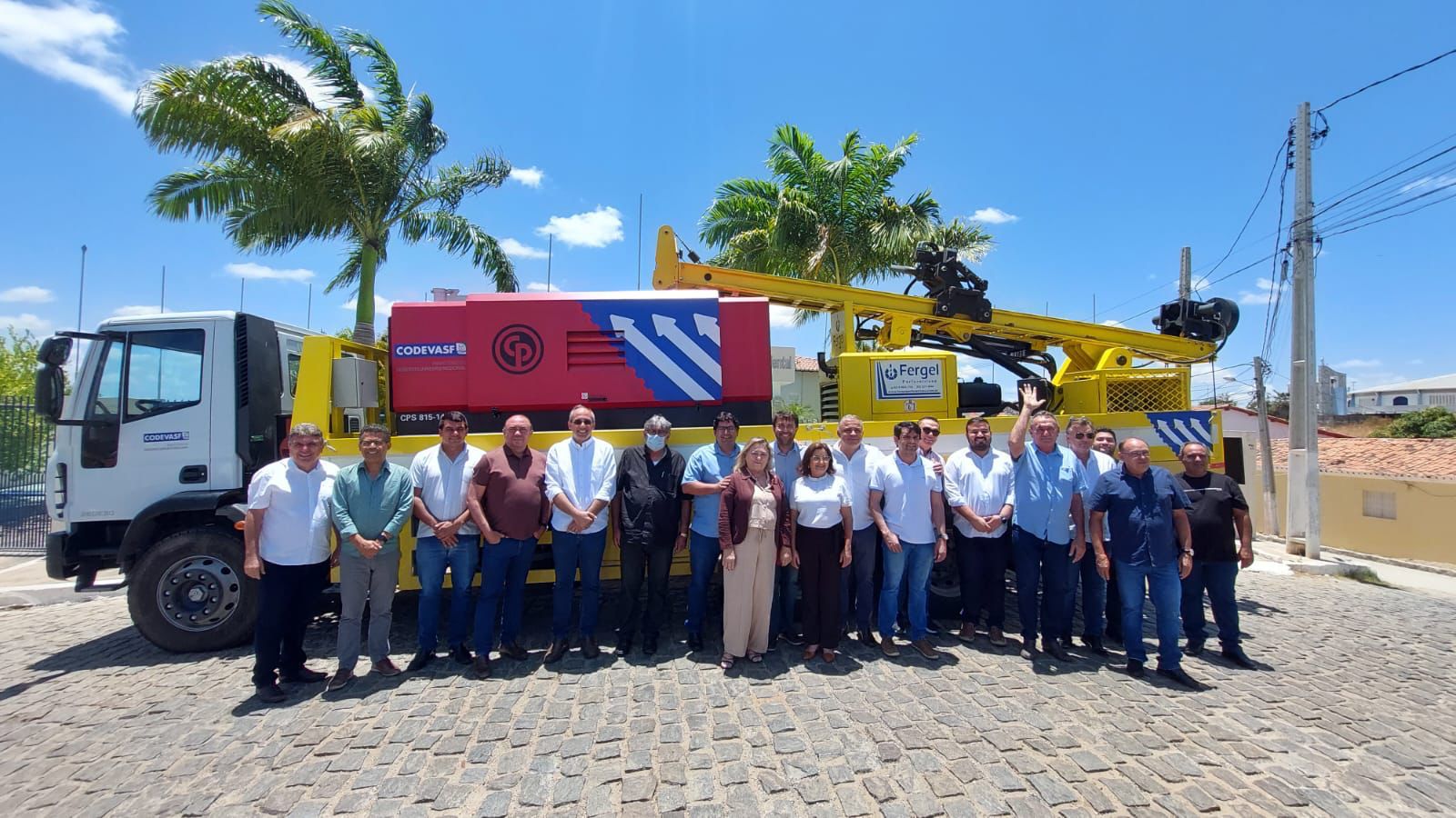 Máquina perfuratriz é entregue ao Consórcio Regional de Resíduos Sólidos do Seridó