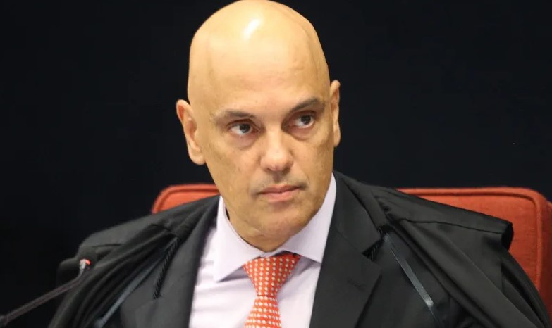 Moraes determina investigação sobre vazamento de quebra de sigilo de assessor de Bolsonaro