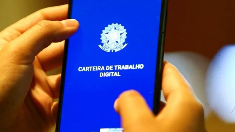 Brasil criou 278 mil empregos com carteira em agosto