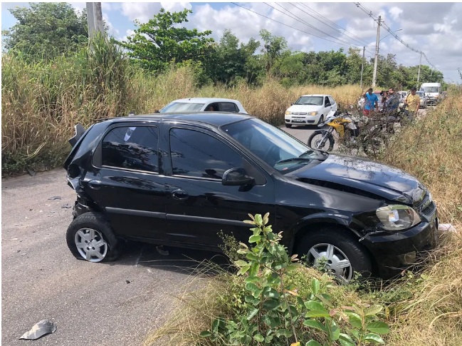 Motorista atropela homem, atinge carros e foge na Grande Natal