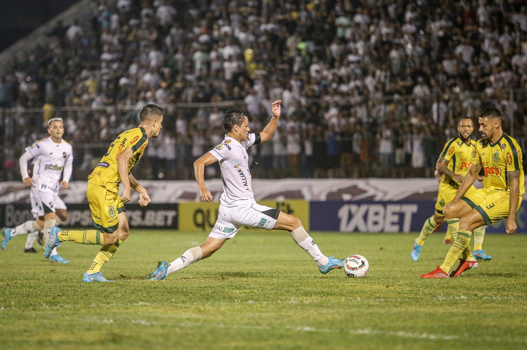 ABC joga bem, pressiona mas fica somente no empate com o Mirassol no Frasqueirão