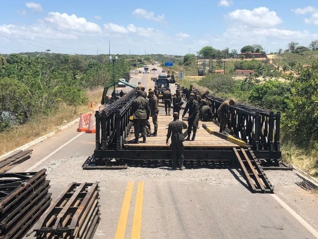 BR-101 Norte: PRF limita passagem de veículos de até 30 toneladas em ponte provisória