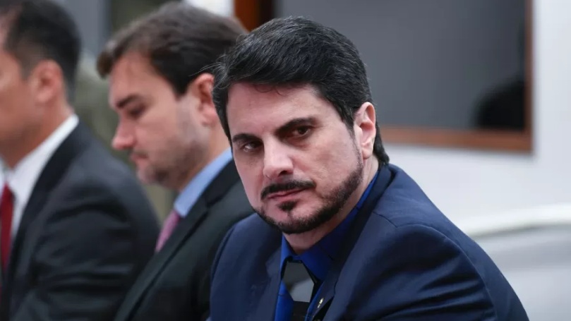 Senador diz ter assinaturas necessárias para CPI sobre institutos de pesquisa