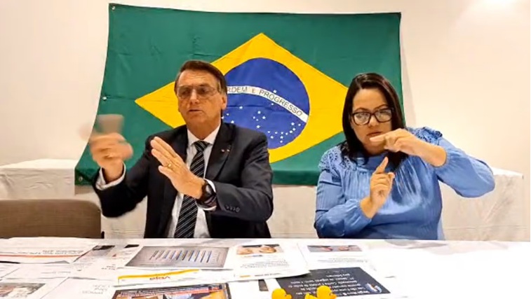 Bolsonaro levanta suspeita sobre apuração do 1º turno