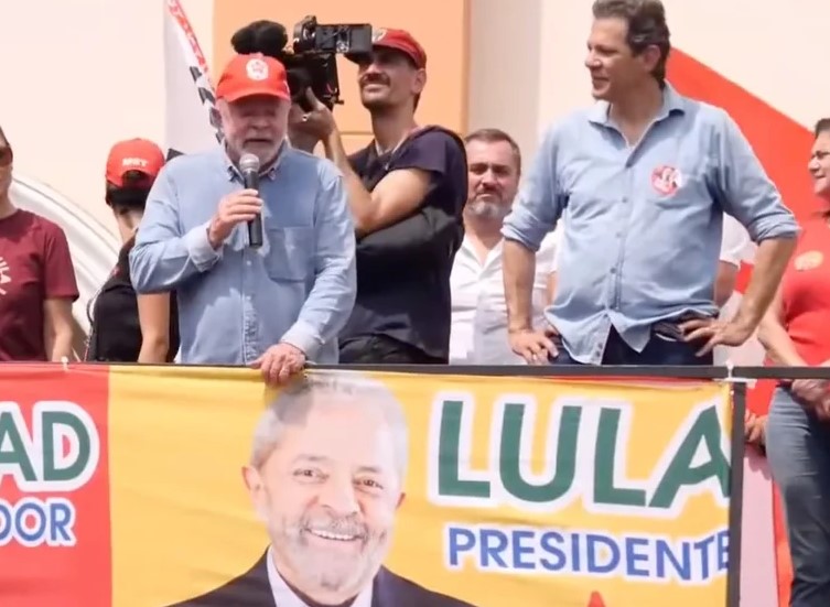 (VÍDEO) Lula critica governo dele próprio e de Dilma: "Este país nunca teve governo que se preocupasse com educação"