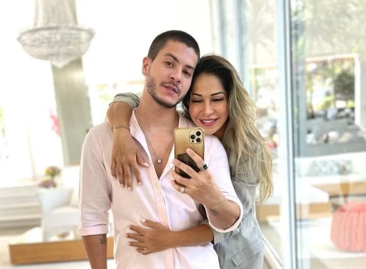 Maíra Cardi anuncia fim de casamento com Arthur Aguiar