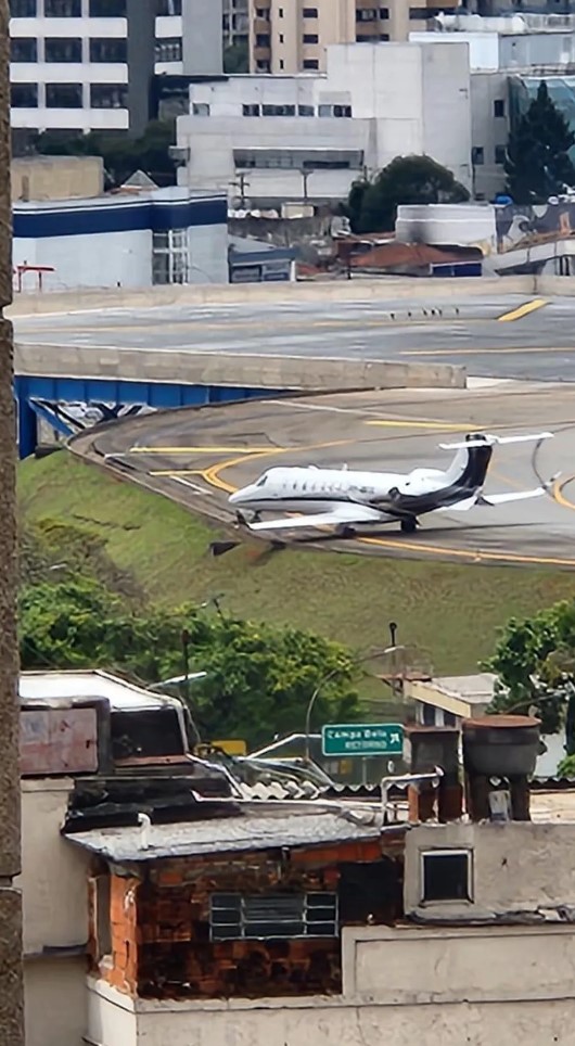 VÍDEO: Pista do Aeroporto de Congonhas é interditada após pneu de aeronave estourar durante pouso