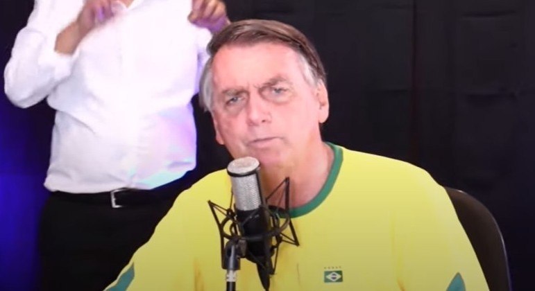 Impossível governar mais 4 anos com STF fazendo ativismo, diz Bolsonaro