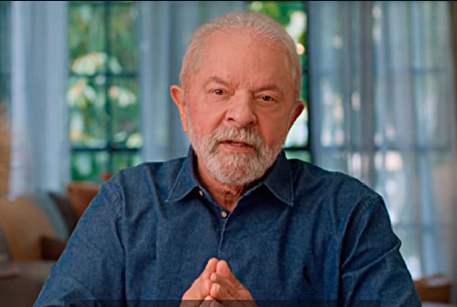 Lula aciona TSE pela 4ª vez por post que o liga ao PCC e pede multa a Bolsonaro