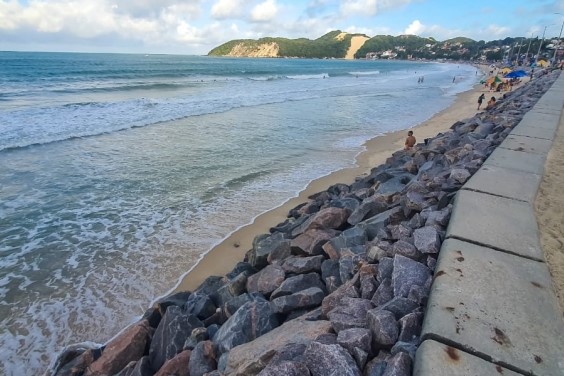 Prefeitura assina ordem de serviço para enrocamento de Ponta Negra