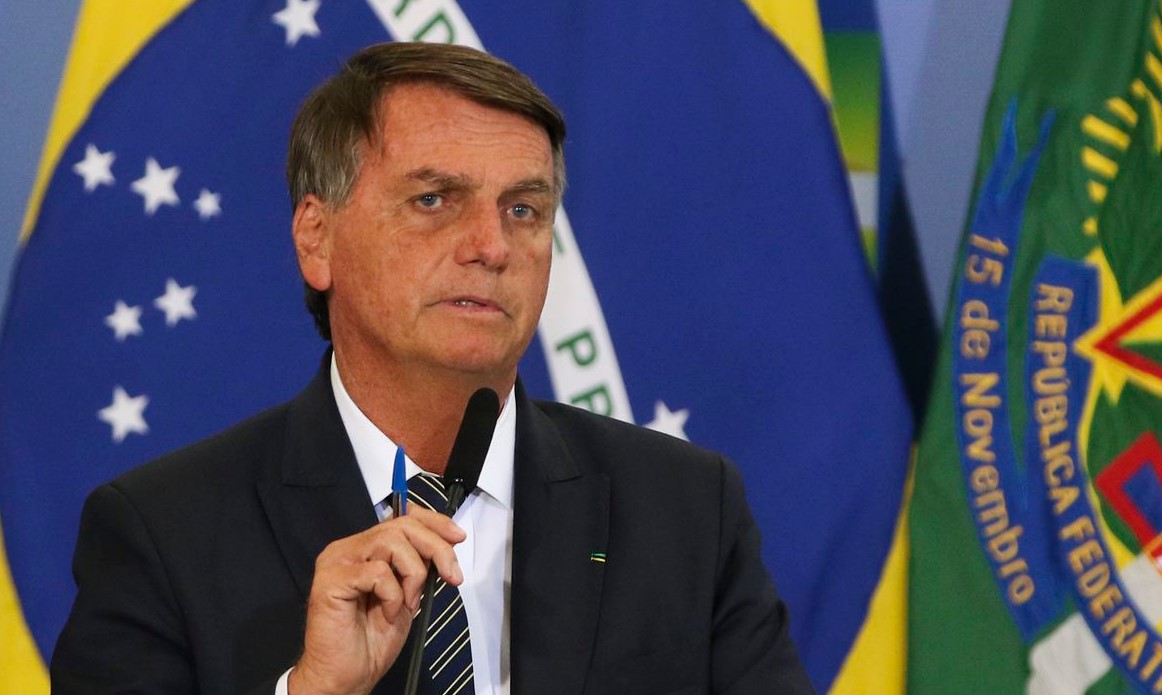 Bolsonaro diz que mudança no STF não está no “plano de governo” e que a imprensa “inventou isso”