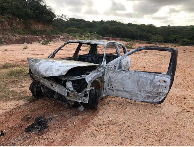 Motorista alcoolizado bate carro em mureta e veículo pega fogo na BR-101 na Grande Natal