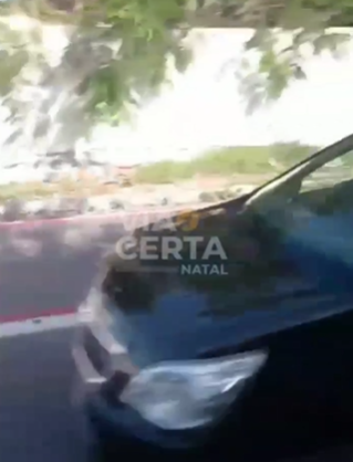 VÍDEO: Três engavetam na Avenida Prudente de Morais; trânsito está lento no local