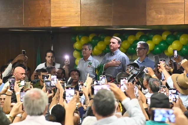 “Pesquisas apontam empate técnico, mas já viramos”, afirma Bolsonaro