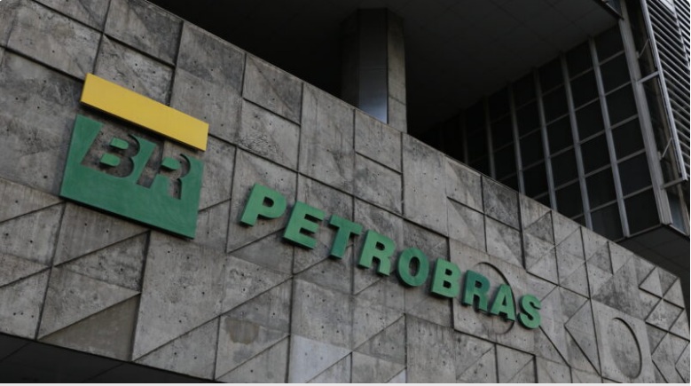 Petrobras demora a repassar alta de preços, diz diretor da empresa