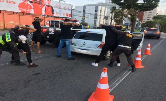 Homem oferece R$ 300 para ser liberado na Lei Seca e acaba preso
