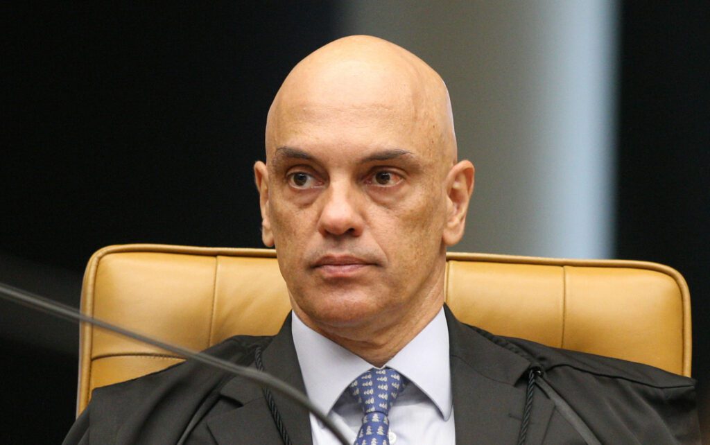 Alexandre de Moraes acata pedido de Bolsonaro e tira vídeo sobre venezuelanas do ar
