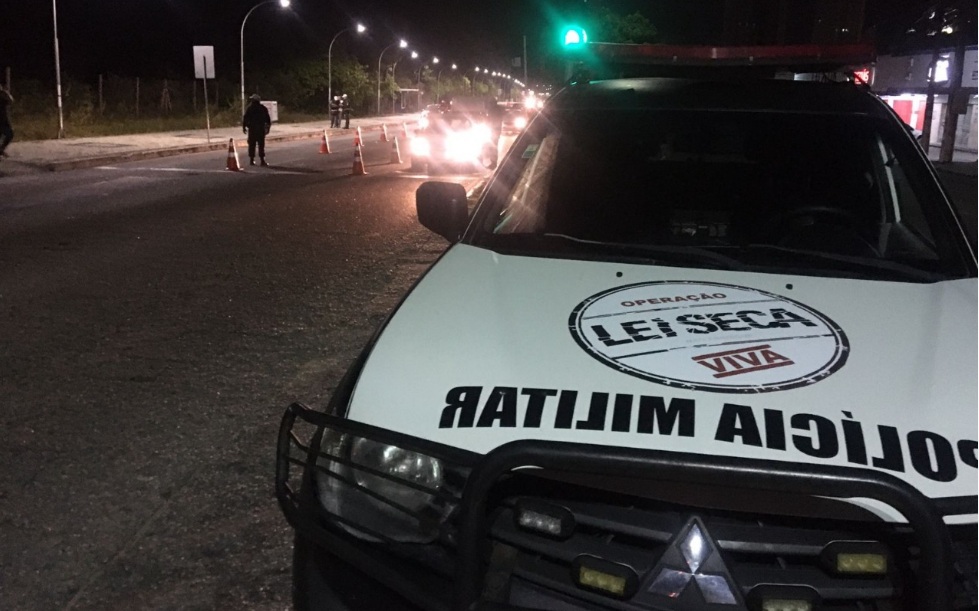 Mais de vinte e seis motoristas foram autuados durante Operação Lei Seca na madrugada deste domingo em Natal