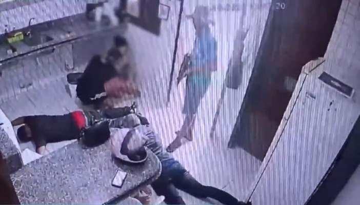 VÍDEO: Com metralhadora, bandidos fazem arrastão em salão de bronzeamento em Natal