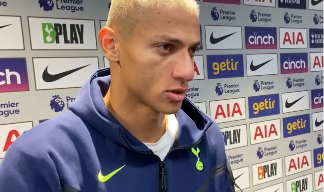 "Não tem risco de não jogar", diz técnico sobre Richarlison na Copa do Mundo