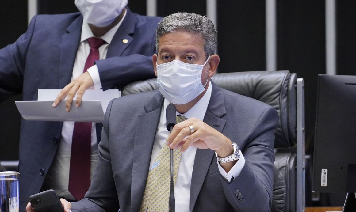Lira tentará votar amanhã urgência de PL que regulamenta pesquisas eleitorais
