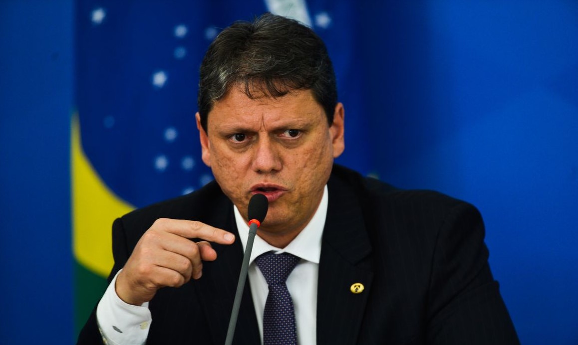 Tiros em Paraisópolis não tinham Tarcísio como alvo, dizem PMs da região