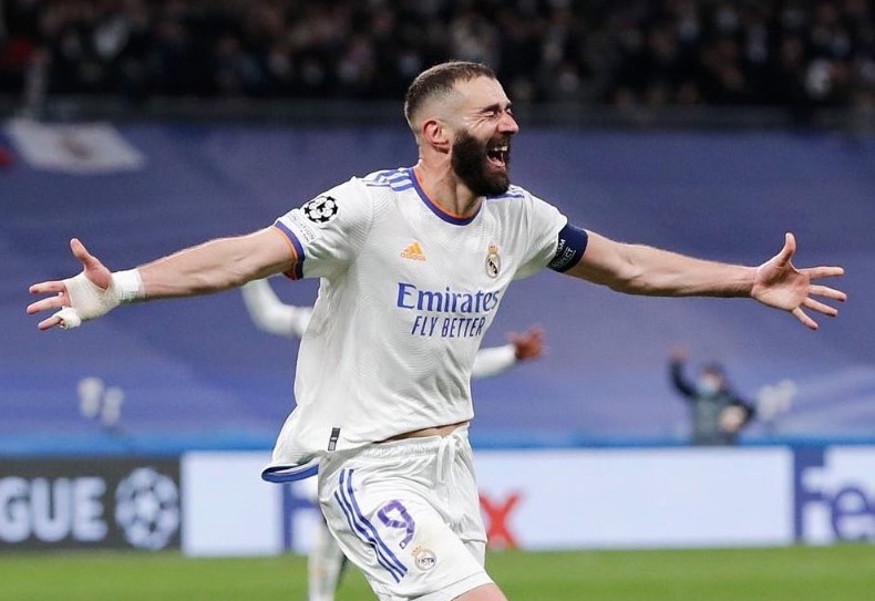 Benzema confirma favoritismo e vence 'Bola de Ouro' pela 1ª vez