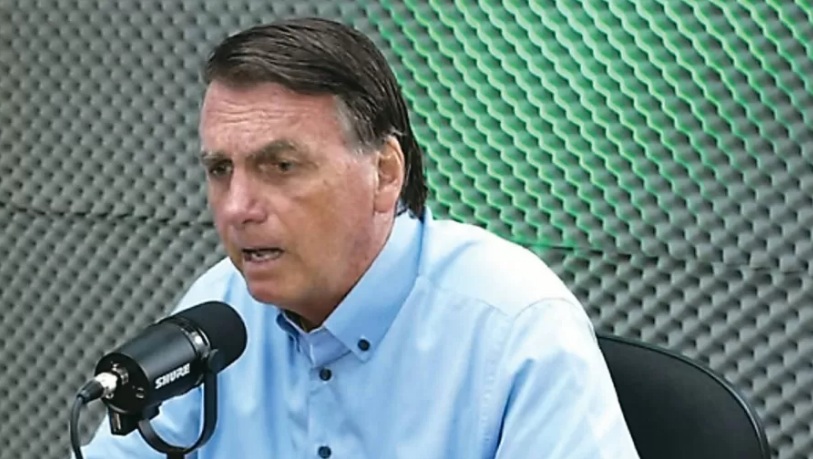 Bolsonaro chama Lula de "amigo de bandido" por visita a favela sem escolta