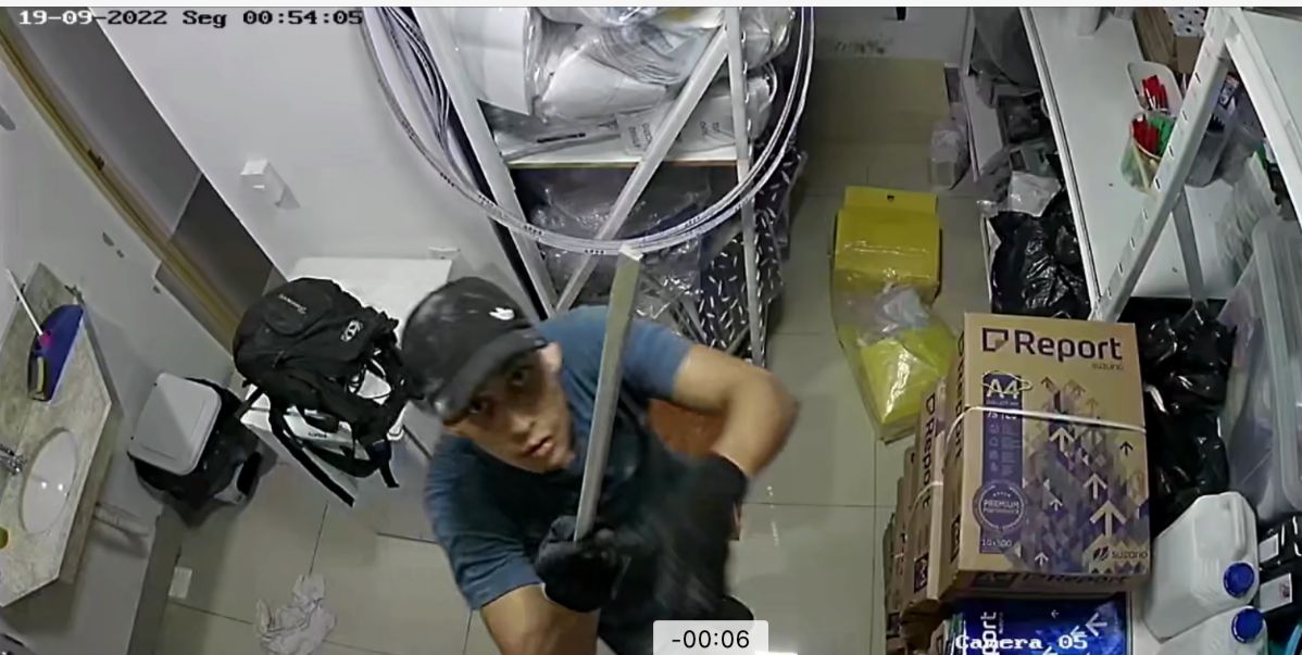 Polícia Civil divulga imagens de suspeitos por furto em frigorífico de Natal