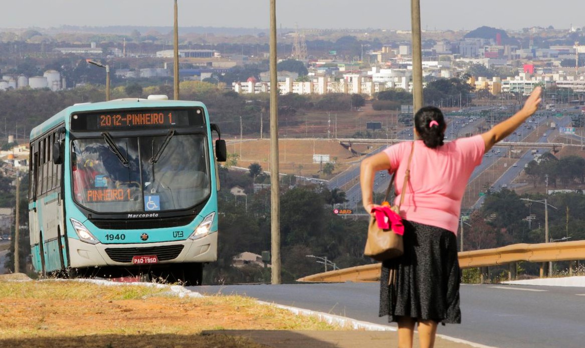 Ministro do STF autoriza transporte público gratuito no segundo turno