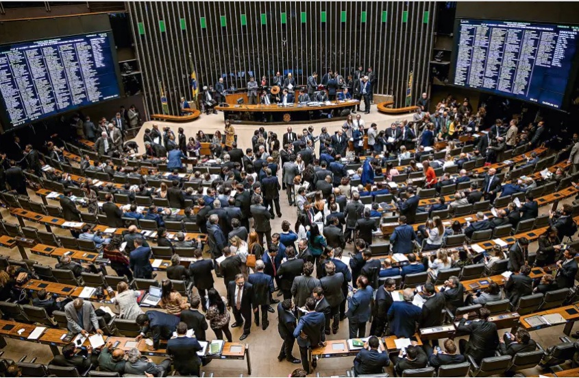 Grupo de trabalho da Câmara recomenda sistema semipresidencialista no Brasil a partir de 2030