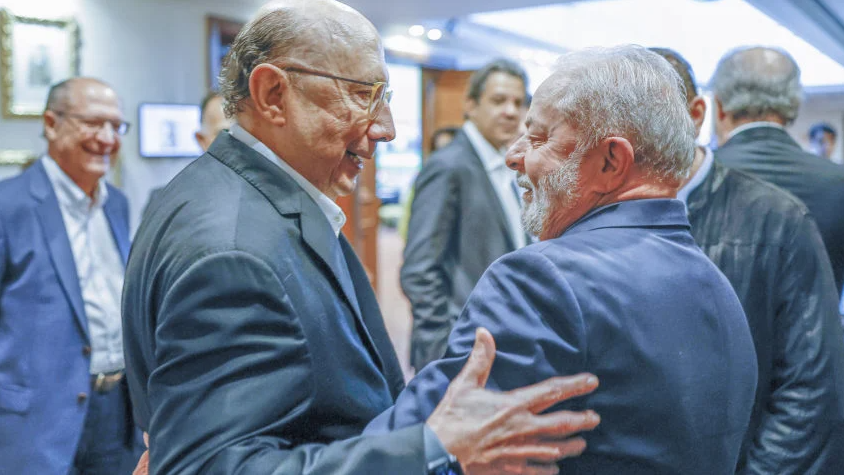 Economia com Lula é incerta e Bolsonaro ainda pode vencer, diz Meirelles