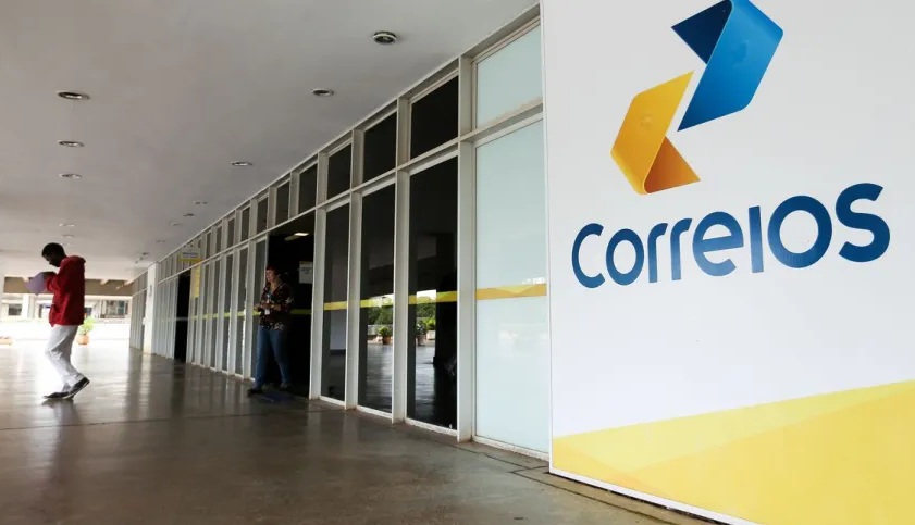 Correios vão leiloar 41 mil objetos que não foram entregues aos destinatários