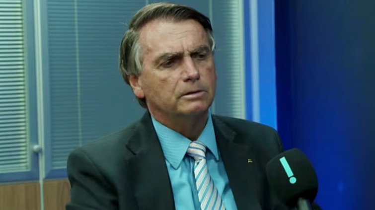 "Alguns do Judiciário têm interesse por um candidato", diz Bolsonaro
