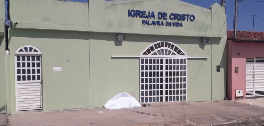 Homem é morto em frente a igreja em Parnamirim