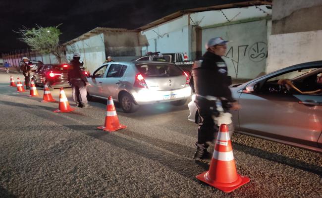 Onze condutores são flagrados na Lei Seca durante a madrugada em Natal