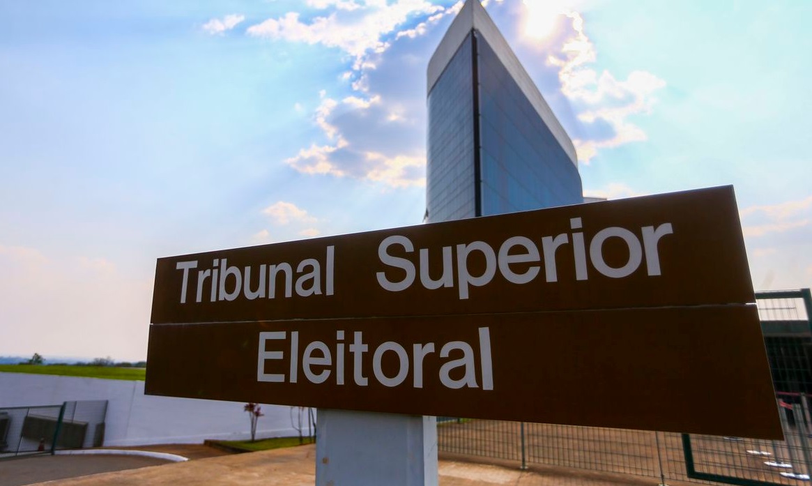 TSE multa empresa em R$ 80 mil por 'irregularidades' em pesquisa eleitoral