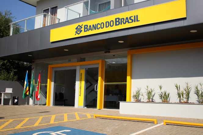 Bancos vão alterar expediente em dias de jogos do Brasil na Copa; veja como fica o serviço