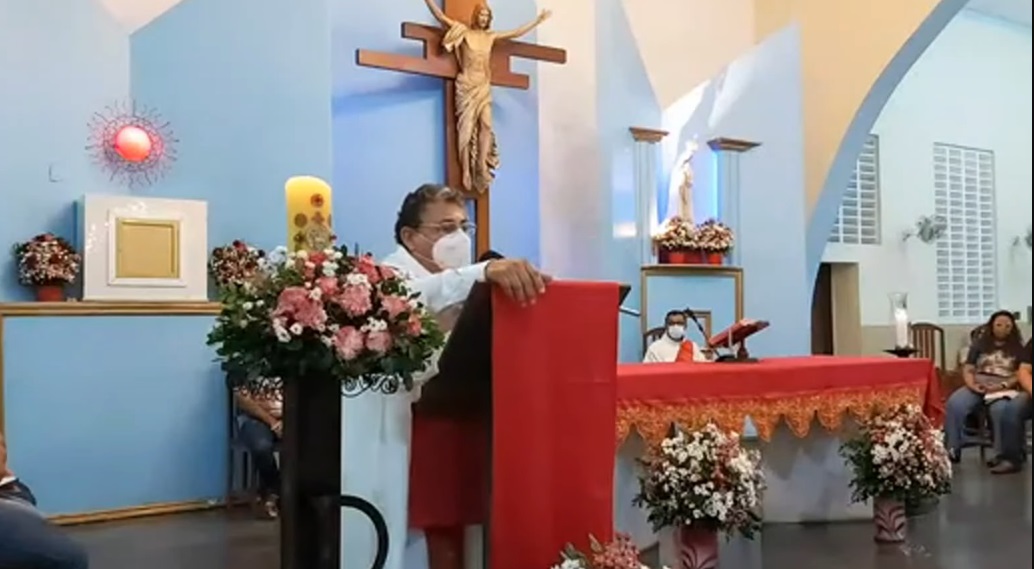ÁUDIO: Padre Murilo ameaça acabar com grupo de WhatsApp de paróquia por mensagens políticas e ataca Bolsonaro