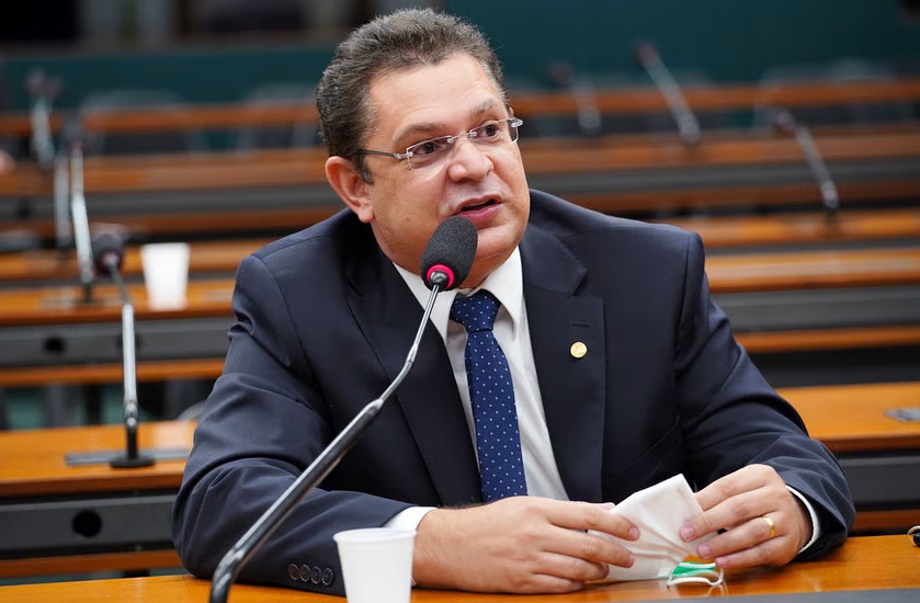 Igrejas evangélicas são orientadas a antecipar cultos para sábado à noite, véspera do 2º turno