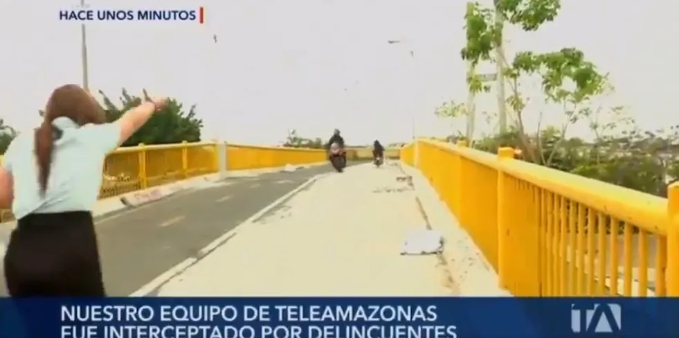 VÍDEO: Repórter sofre tentativa de assalto ao vivo em frente ao estádio da final da Libertadores