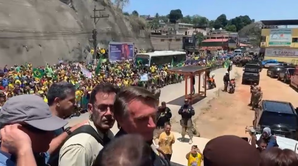 Bolsonaro evita ataques ao TSE, após reunião com equipe de campanha