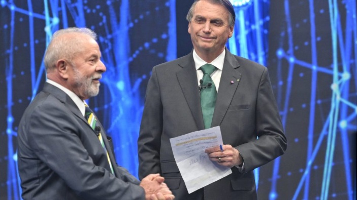 Bolsonaro e Lula se enfrentam no último debate do segundo turno