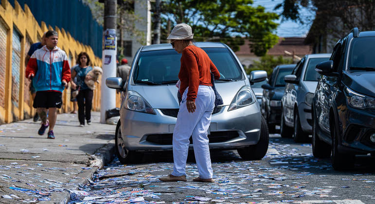 Pedir voto no dia da eleição pode render prisão de seis meses a um ano