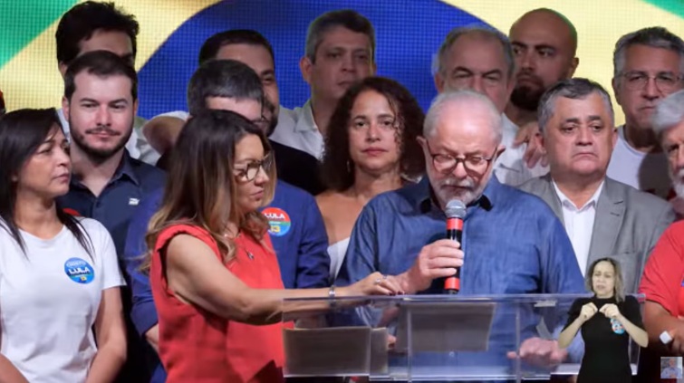 Em discurso, Lula fala em reunir governadores e pacificar país