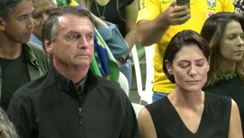 Bolsonaro e Michelle deixam de se seguir no Instagram após resultado da eleição