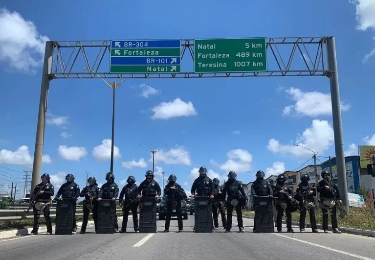 PRF dá prazo de 20 minutos para manifestantes liberarem BR-101 e diz que usará força para acabar com ato