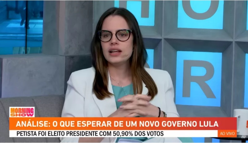 VÍDEO: Comentarista da Jovem Pan segura o choro ao vivo com vitória de Lula