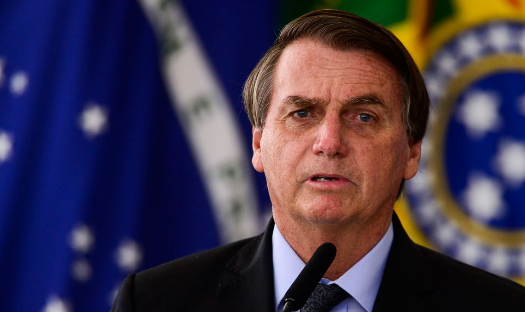 Bolsonaro recebe ministro da Defesa e comandante da Aeronáutica no Alvorada
