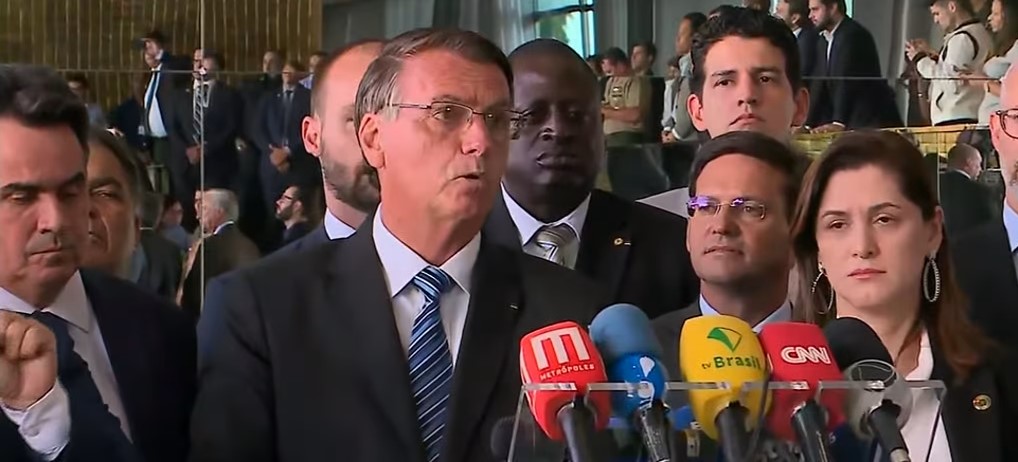 VÍDEO: "Nosso sonho segue mais vivo do que nunca", diz Bolsonaro